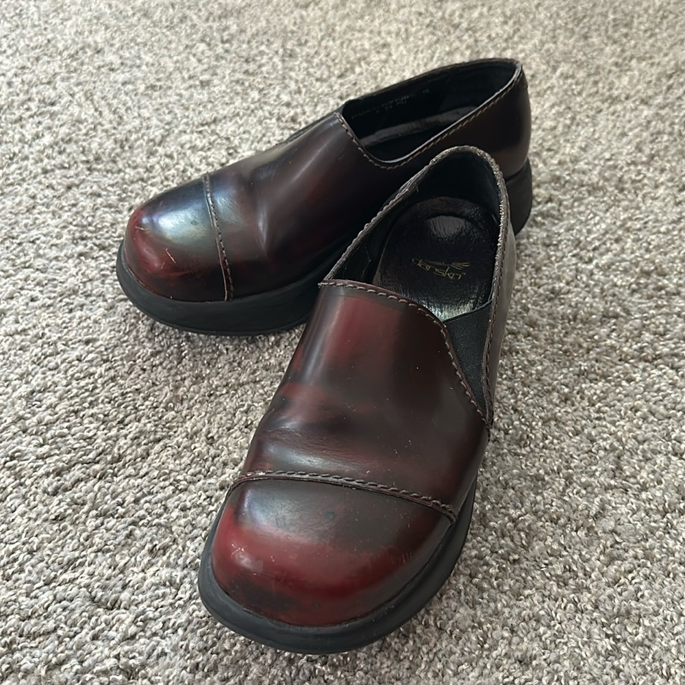 Dansko Red Burgundy platform square toed clogs professional shoes vintage